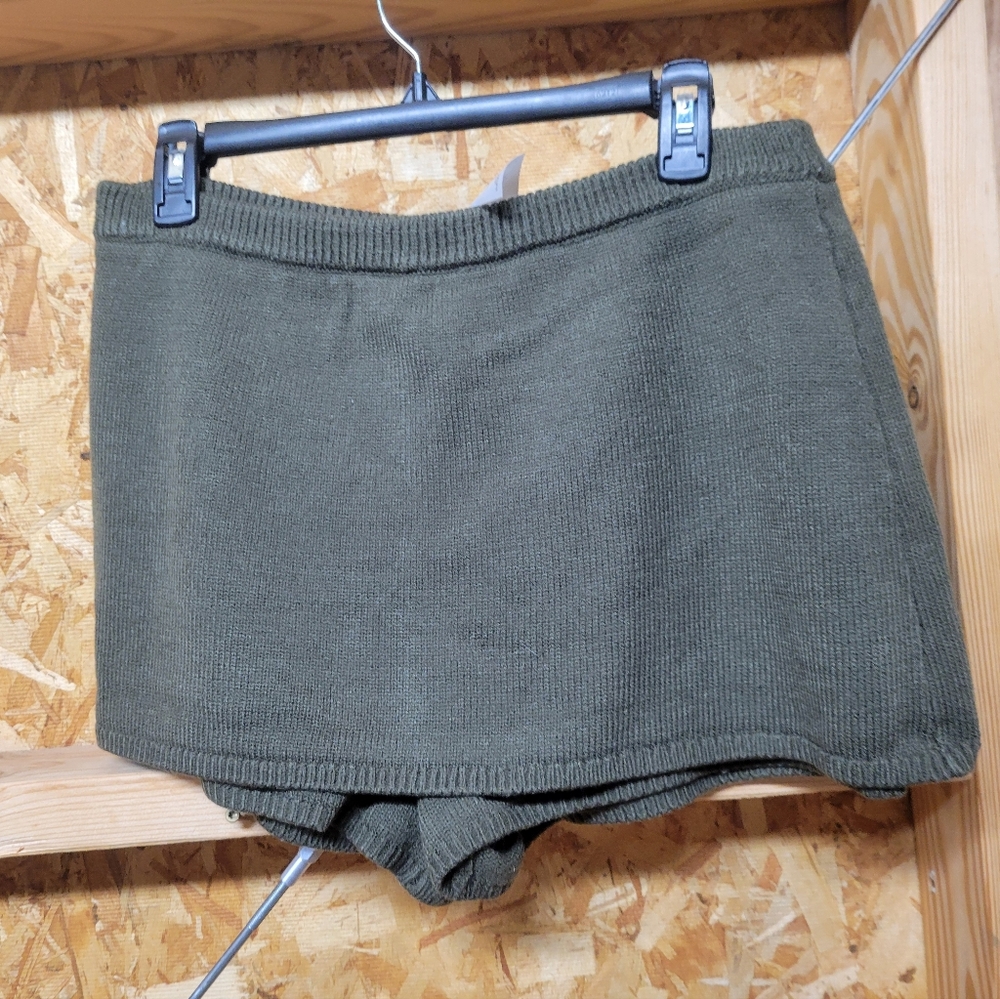 WeWoreWhat NWT‎ Mini Sweater Knit Skort Womans Size Large